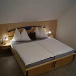 Haus Garz Apartment
